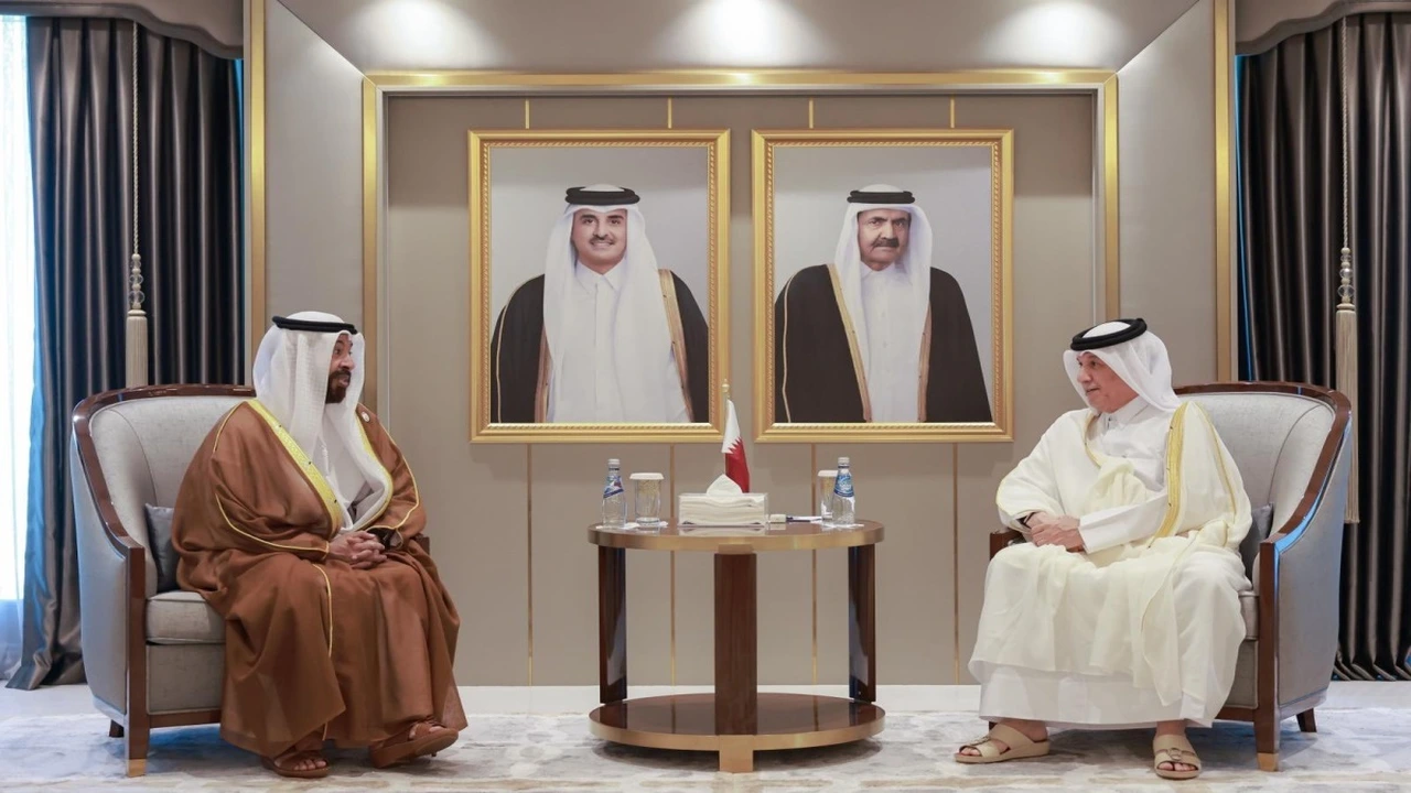 وزير الدولة للشؤون الخارجية يستقبل أوراق اعتماد السفير الإماراتي الجديد